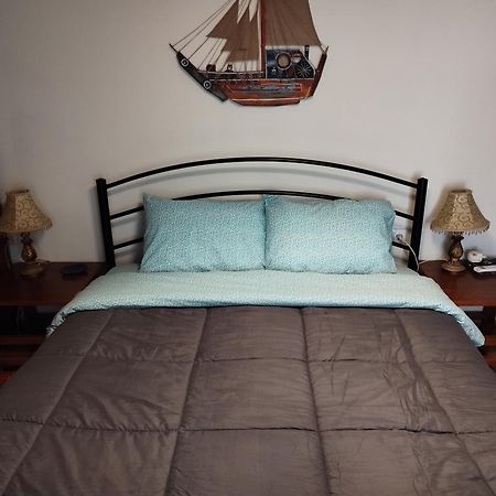 Private Rooms In Shared House เทสซาโลนิกิ ภายนอก รูปภาพ
